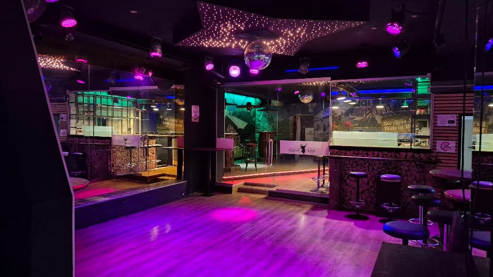 Bar